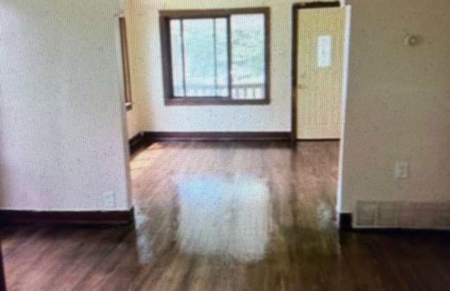 Large 5 Bedroom, 2 Full Bathroom single family home on a quiet block. Ready by 11/15! Gallery 1
