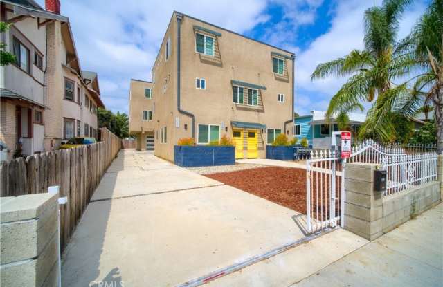 3021 S Raymond Avenue photos photos