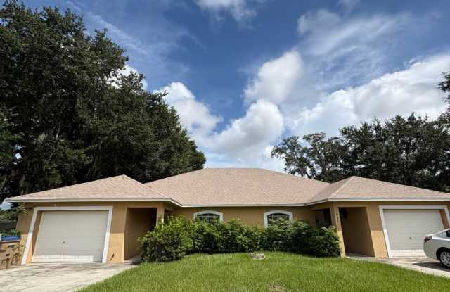 Spacious 3-Bedroom Kissimmee Home with Screened Outdoor Living – 64 Cordona Dr #B photos photos