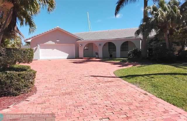 4400 NE 24th Ter - 4400 Northeast 24th Terrace, Lighthouse Point, FL 33064