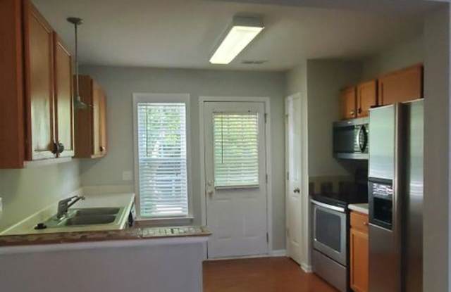 Point Comfort Ln 6522 Gallery 2