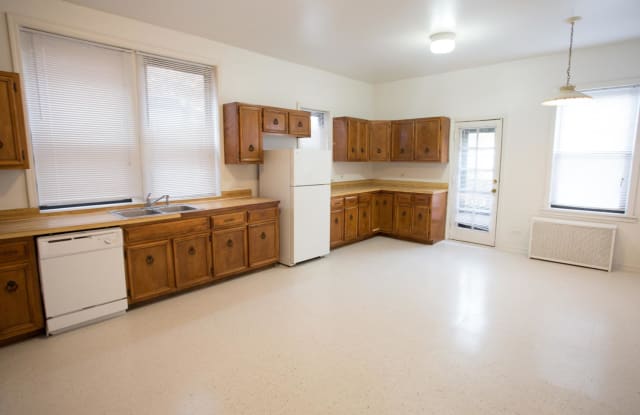 5468-70 S. Hyde Park Boulevard Gallery 4