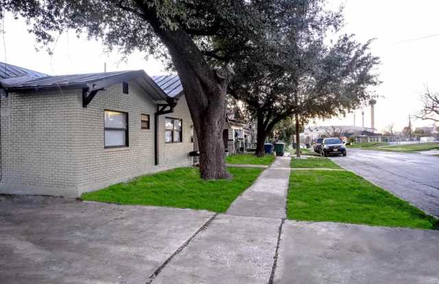 816 Dakota A - 816 Dakota Street, San Antonio, TX 78203