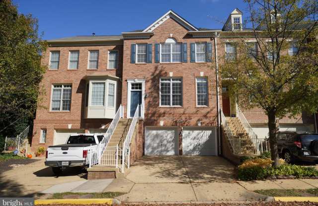 9544 LAGERSFIELD CIRCLE - 9544 Lagersfield Circle, Oakton, VA 22181