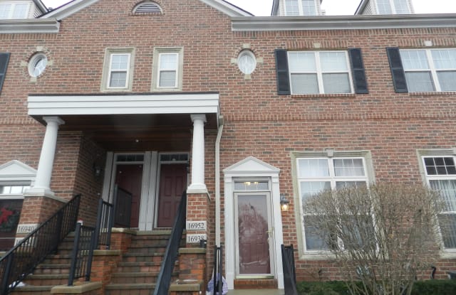 16938 Farmington Rd - 16938 Farmington Rd, Livonia, MI 48154