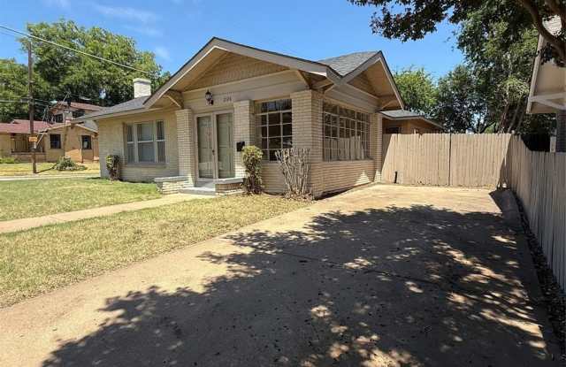 2126 Mistletoe Avenue Gallery 2