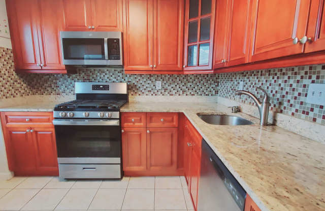 91 Strawberry Hill Avenue photos photos