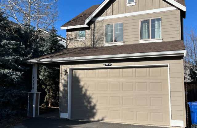 Quiet 3 Bed/2.5 Bath Home With Fenced Backyard - SW Bend - 20036 Sorrento Place, Bend, OR 97702