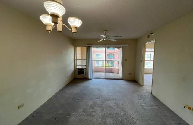 Salt Lake (Honolulu)-Country Club Village - AC in living room, 2 bed, 2 bath, 2 parking Gallery 3