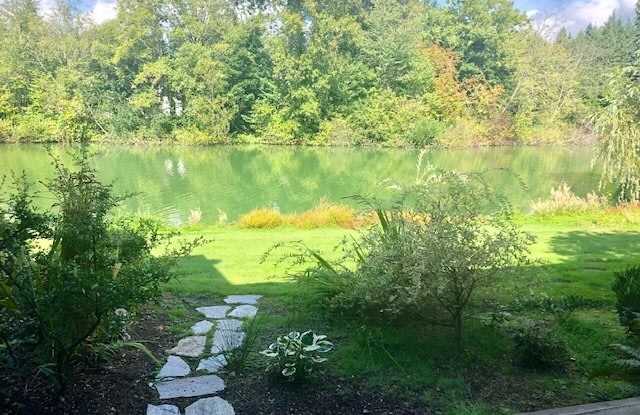 Lakefront Living in sought 60/01 complex - 13832 Northeast 66th Street, Redmond, WA 98052