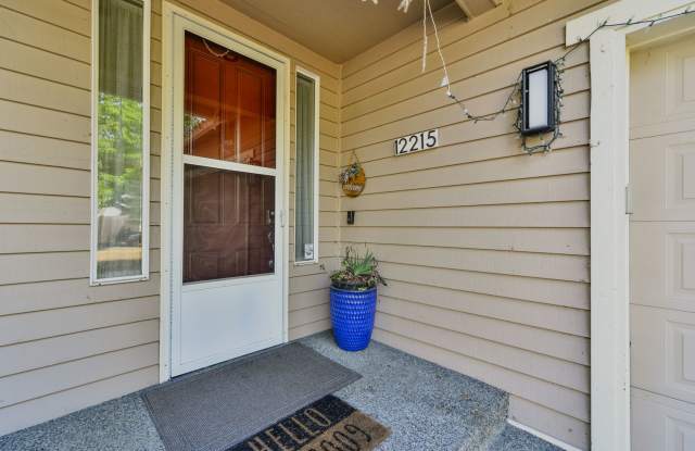 Kirkland/Rose Hill 4 bedrooms Single family house with AC. Great school district!! Gallery 4