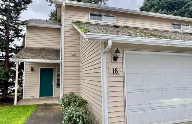 2 WEEKS FREE RENT! Beautifully Remodeled, Easy Living Townhome. Location, Location! photos photos