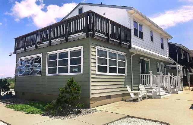 331 Roberts Avenue Gallery 2