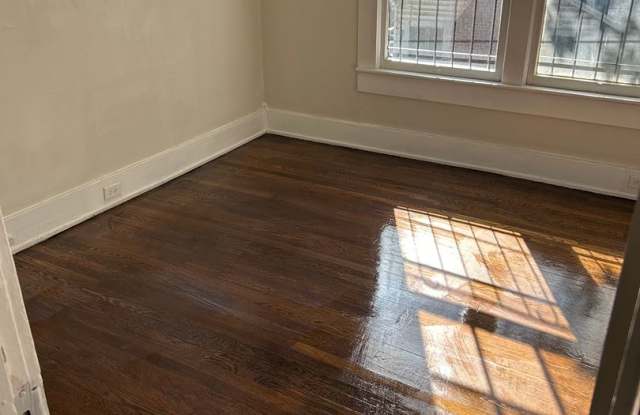 Newly Renovated 4 Bedroom Home / College Hills Community Gallery 4