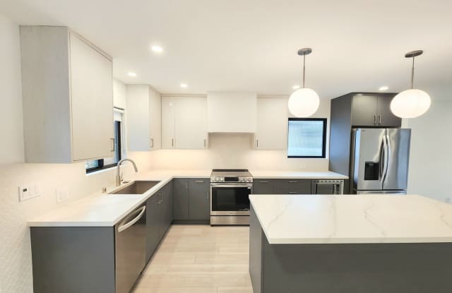 Meticulously renovated 2 bedroom duplex home in central San Mateo photos photos