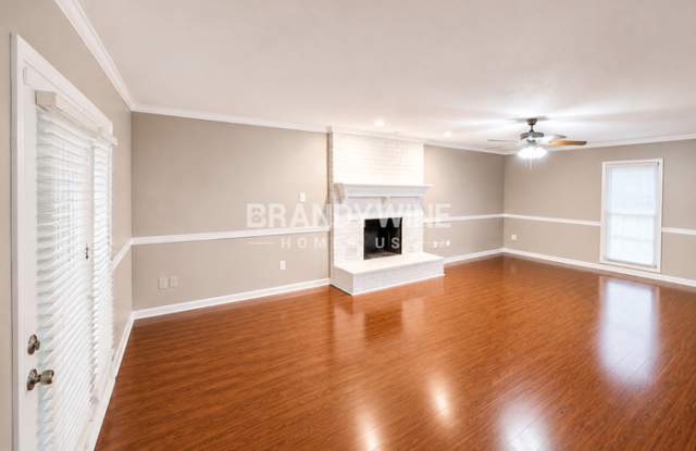 7477 Stonington Drive Gallery 4