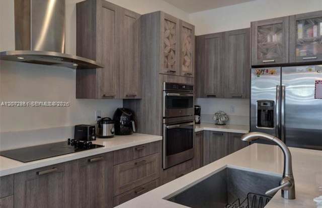 8820 NW 155th Ter # 8820, Miami Lakes, FL 33018 photos photos