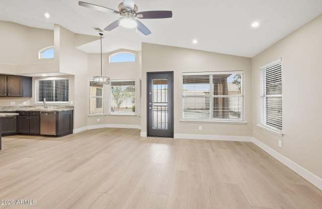 9941 W TONOPAH Drive Gallery 4