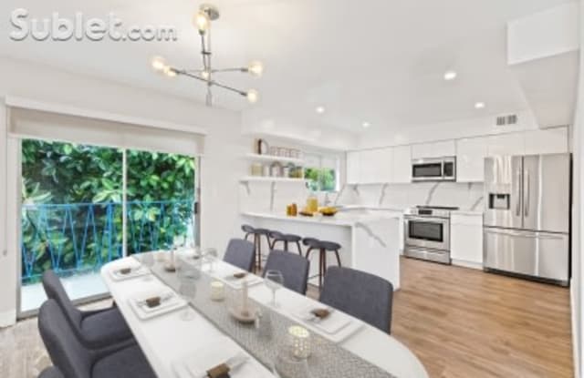 927 San Vicente Blvd - 927 North San Vicente Boulevard, West Hollywood, CA 90069