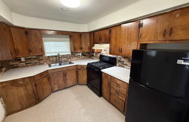 594 Lansingville Rd. 1 photos photos