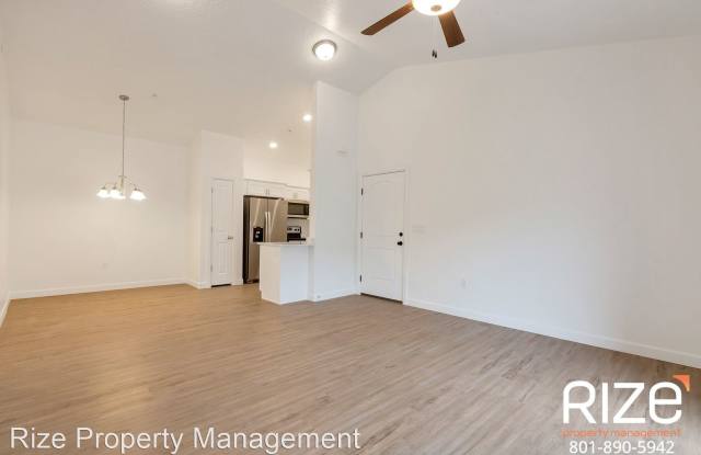 344 S 740 W #302 Gallery 4