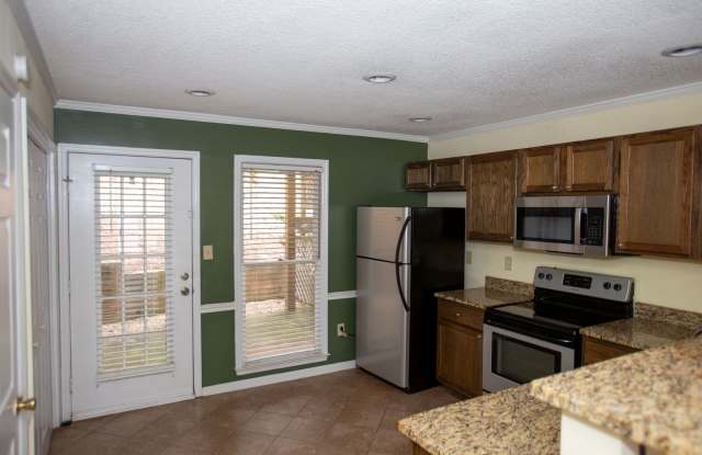 2 Bedroom Apartments/Townhomes in Five Points! Gallery 4