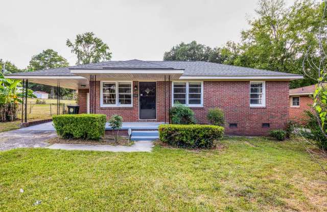 Charming 3-Bedroom Brick Home – Comfort, Style  Convenience! photos photos