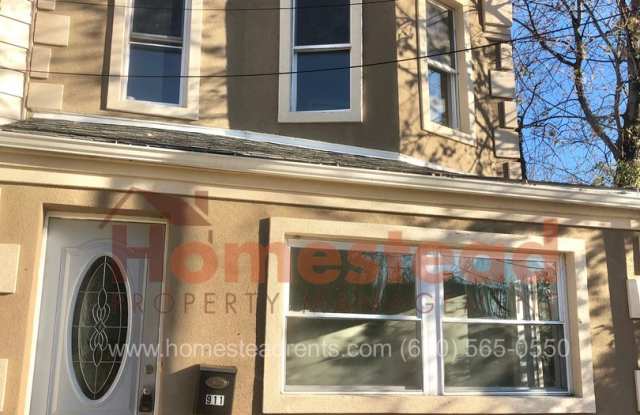 3 BEDROOM DARBY HOME! - 911 Lawrence Avenue, Darby, PA 19023