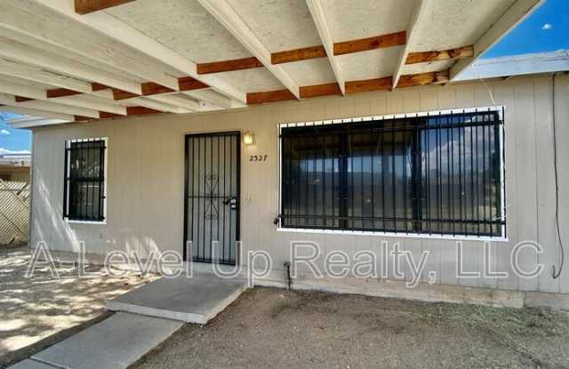 2327 Parkside Drive Gallery 2