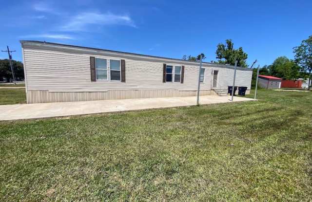 3-Bedroom 2-Bathroom Mobile Home | Just Minutes from the Helms Road LNG Park & Ride Gallery 1