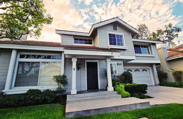 Charming Tustin Haven Available in October! photos photos