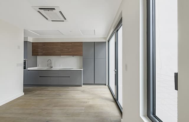 29 Havemeyer Street Gallery 2