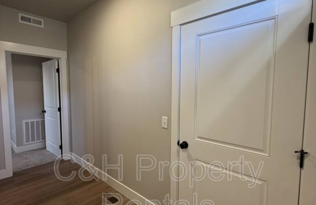 6108 Northstead Avenue - 2 Gallery 4
