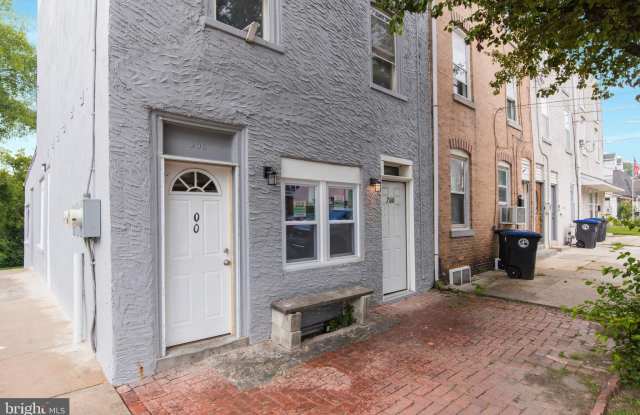 200 MAPLE Street Gallery 2