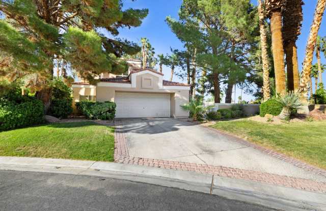 Stunning Corner Lot with 4 Large Bedroom Luxury Home in Guard Gated Painted Desert Golfing Community photos photos