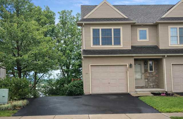 Beautiful Three Bedroom Townhouse photos photos