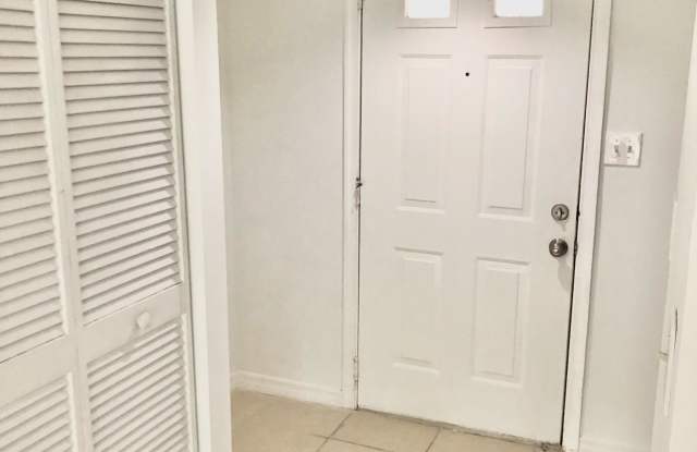 19117 Glenmoor Drive Gallery 2