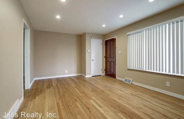 2601 S. Lowell BLVD. Gallery 4