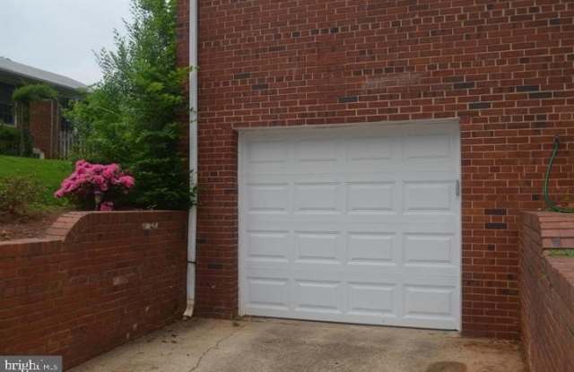6303 KIRBY ROAD Gallery 3