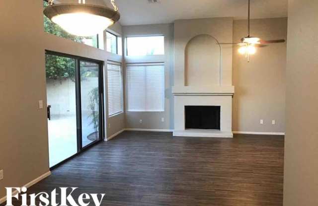 306 East Vaughn Avenue Gallery 4