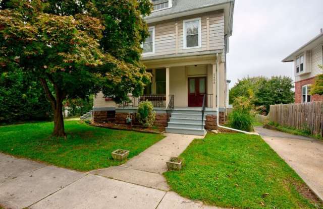 2423 FAIRVIEW AVENUE - 2423 Fairview Avenue, Mount Penn, PA 19606