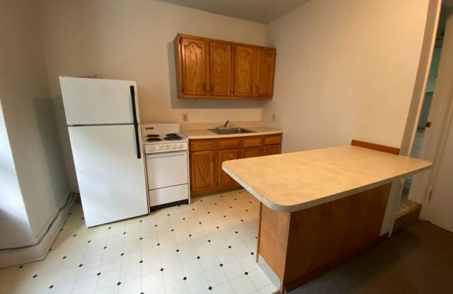 Spacious 1 Bedroom Apartment in South Oakland! Call Today to Schedule an Appointment! photos photos
