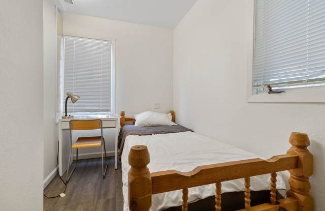 2731 Durant Ave photos photos