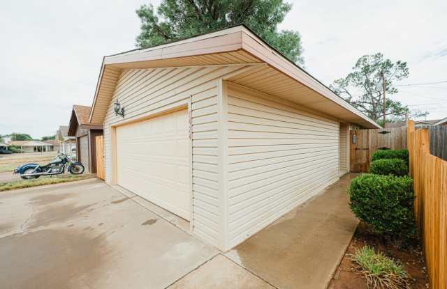 6424 Amber Dr Gallery 2