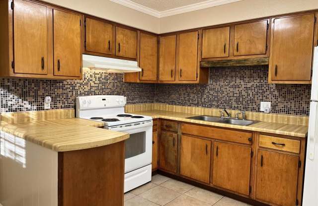 3155 Patricia Dr Gallery 4