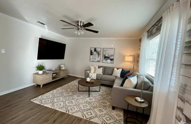 Stunning Home located near the college Gallery 3
