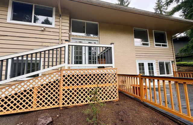 Beautifully remodeled and spacious Shoreline home-$1500 Off First Month! photos photos