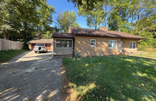 Large Moline Home with 3-Car Garage, Privacy, and Plenty of Space photos photos