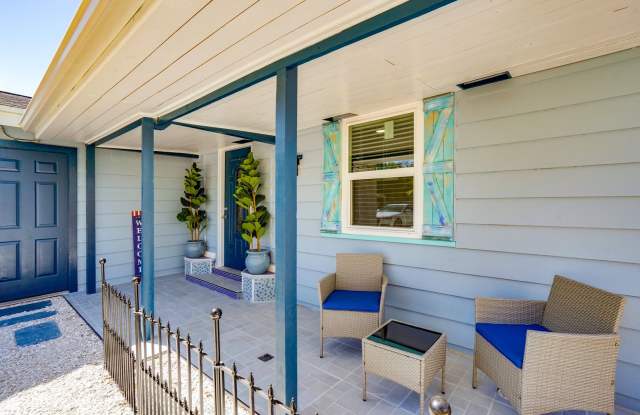 Fully Furnished 2BR/2BA Sarasota Home – Move-In Ready with Entertainment Room Near Siesta Key! Gallery 4