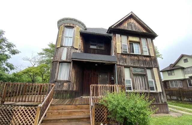 1124 N Walnut St - 1124 North Walnut Street, Danville, IL 61832